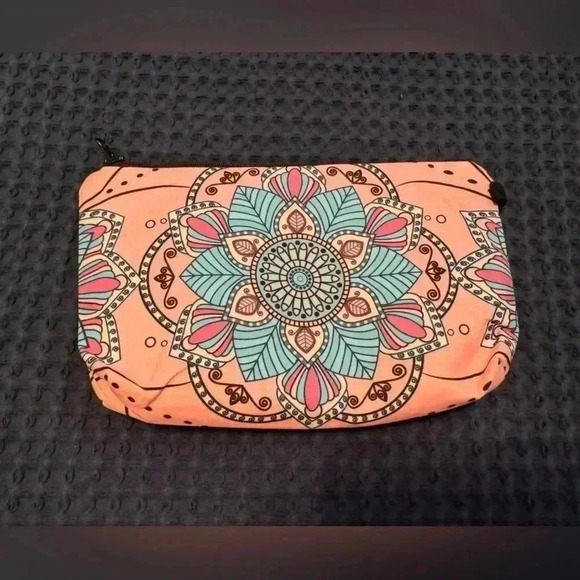 toiletry bag - Picture 1 of 2
